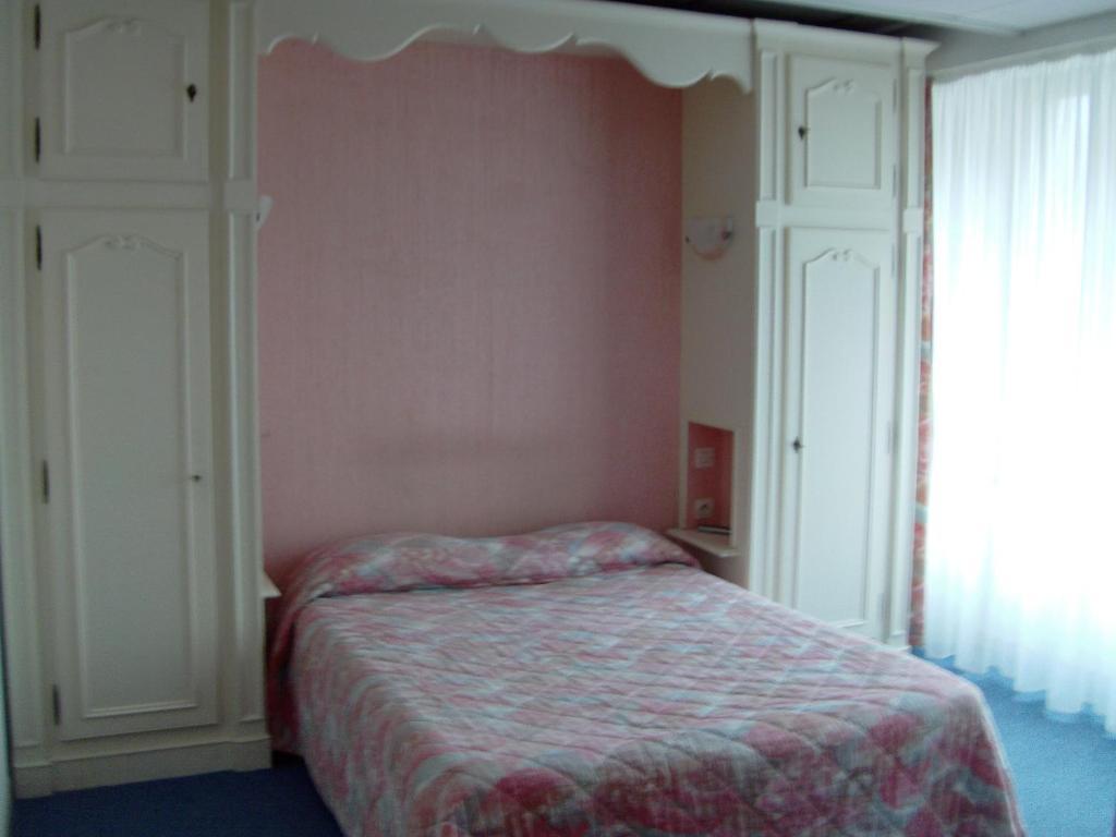 Le Grand Hotel Cherbourg-en-Cotentin Room photo